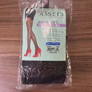 SPANX Assets Shaping Tights Textured Wish Bone Black Size 4 Flattens Smoothes‎